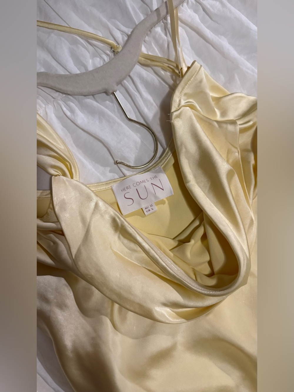 Hello Molly Elegant One-Shoulder Butter Yellow Satin Evening Dress - Picture 5 of 10